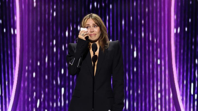 Miley Cyrus becomes youngest Disney Legend: ‘Proud to have been Hannah Montana’Miley Cyrus becomes youngest Disney Legend: ‘Proud to have been Hannah Montana’ 