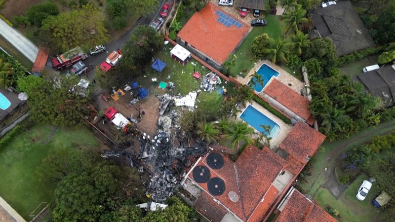 Videos show Brazil plane crash near residents’ homesVideos show Brazil plane crash near residents’ homes 