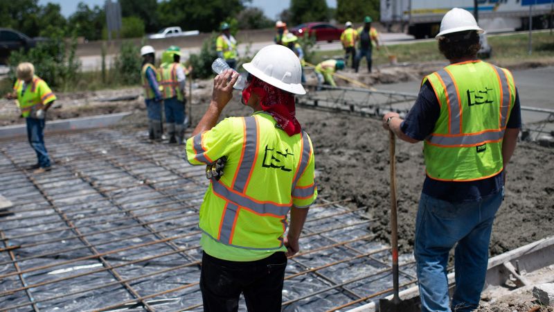 Lack of worker heat protections despite rising temperatures leave patchwork of guidelines, put workers in dangerLack of worker heat protections despite rising temperatures leave patchwork of guidelines, put workers in danger 