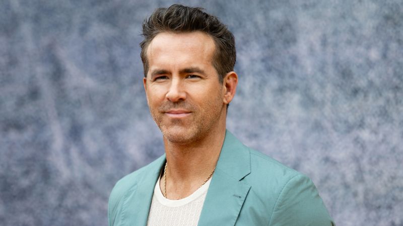 Ryan Reynolds opens up about his late father’s long battle with Parkinson’sRyan Reynolds opens up about his late father’s long battle with Parkinson’s 