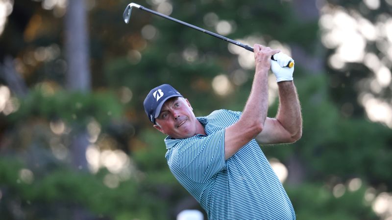 In surreal scene, golfer Matt Kuchar finishes tournament alone Monday on empty courseIn surreal scene, golfer Matt Kuchar finishes tournament alone Monday on empty course 