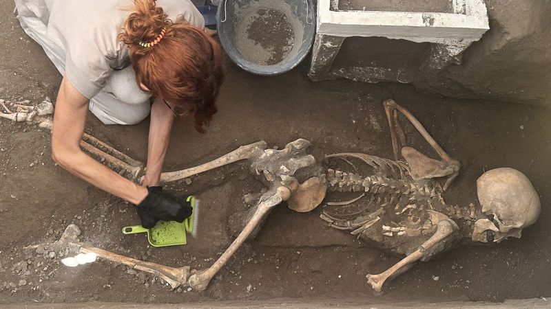 Pompeii archaeologists find bodies of man and woman – and their treasurePompeii archaeologists find bodies of man and woman – and their treasure 