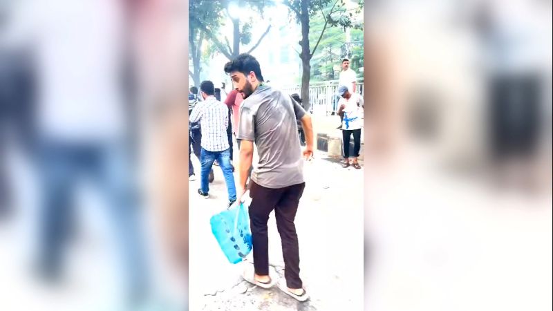 This student was handing out bottles of water to protesters. Minutes later, he was deadThis student was handing out bottles of water to protesters. Minutes later, he was dead 