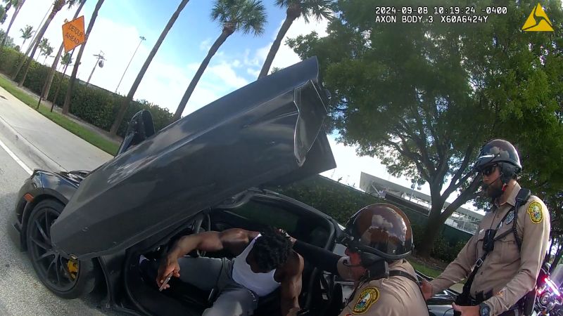 Bodycam footage shows the moment NFL player Tyreek Hill was arrestedBodycam footage shows the moment NFL player Tyreek Hill was arrested 