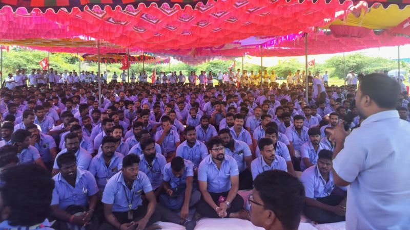 Hundreds of workers strike at major Samsung factory in IndiaHundreds of workers strike at major Samsung factory in India 