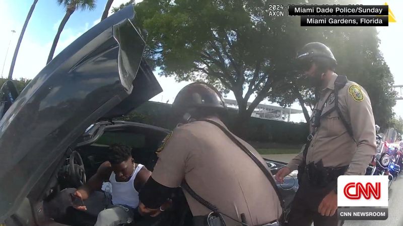 Tyreek Hill’s attorney demands immediate firing of officer in traffic stopTyreek Hill’s attorney demands immediate firing of officer in traffic stop 