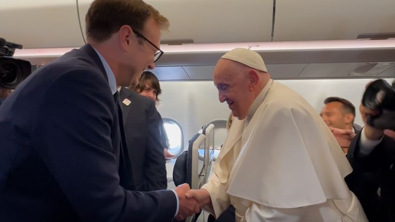 See behind the scenes aboard the Pope’s planeSee behind the scenes aboard the Pope’s plane 