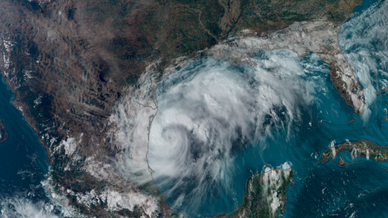 Tropical Storm Francine nears hurricane strength as it approaches Gulf Coast. Louisianans are already closing the flood gatesTropical Storm Francine nears hurricane strength as it approaches Gulf Coast. Louisianans are already closing the flood gates 