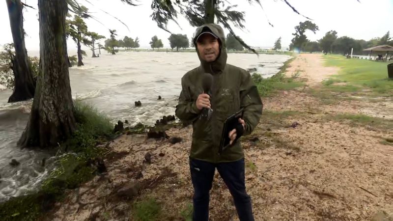 See what it looks like as Hurricane Francine nears landfall in LouisianaSee what it looks like as Hurricane Francine nears landfall in Louisiana 