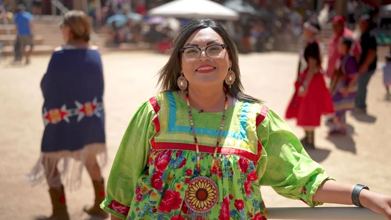 This mom is giving kids in her community  clothes, education, and a link to their Native American cultureThis mom is giving kids in her community  clothes, education, and a link to their Native American culture 