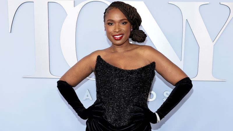 Jennifer Hudson is ready for the holidays and the new season of her talk showJennifer Hudson is ready for the holidays and the new season of her talk show 