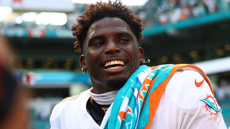 What we know about Miami Dolphins star Tyreek Hill’s detainment by policeWhat we know about Miami Dolphins star Tyreek Hill’s detainment by police 