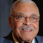 Biden pays tribute to James Earl Jones and reflects on shared struggle with childhood stutteringBiden pays tribute to James Earl Jones and reflects on shared struggle with childhood stuttering 