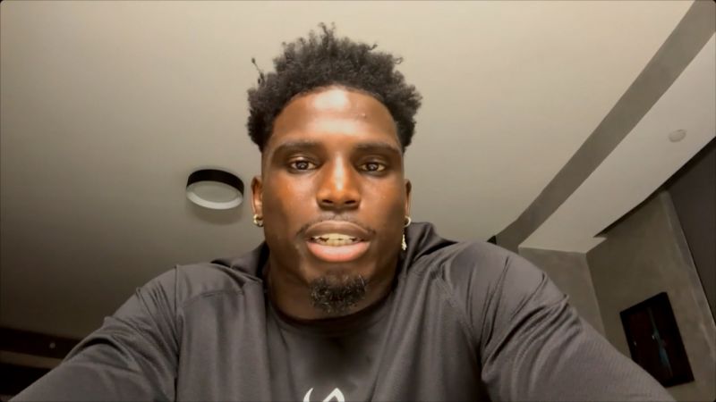 Tyreek Hill reveals what he was thinking of while police detained himTyreek Hill reveals what he was thinking of while police detained him 